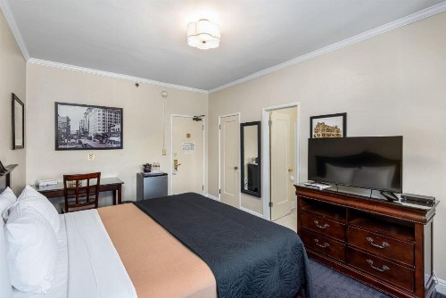 Hollywood Historic Hotel - image 30