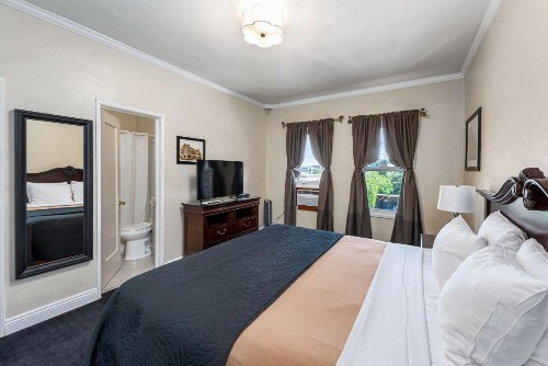 Hollywood Historic Hotel - image 31