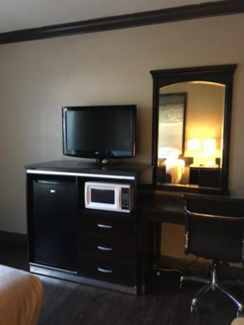 Skyways Hotel - image 14