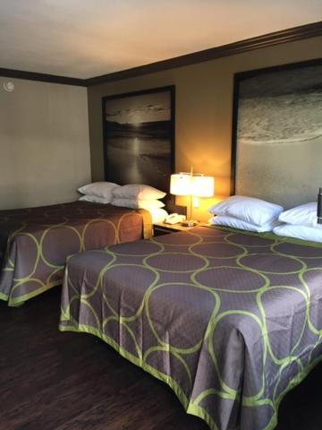 Skyways Hotel - image 2