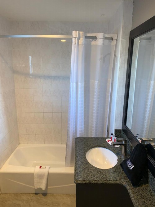 Skyways Hotel - image 3