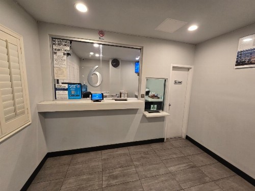 Americas Best Value Inn Hollywood/Downtown Los Angeles - image 2