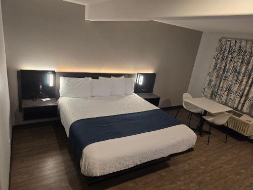 Americas Best Value Inn Hollywood/Downtown Los Angeles - image 5