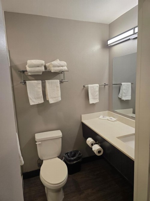 Americas Best Value Inn Hollywood/Downtown Los Angeles - image 8