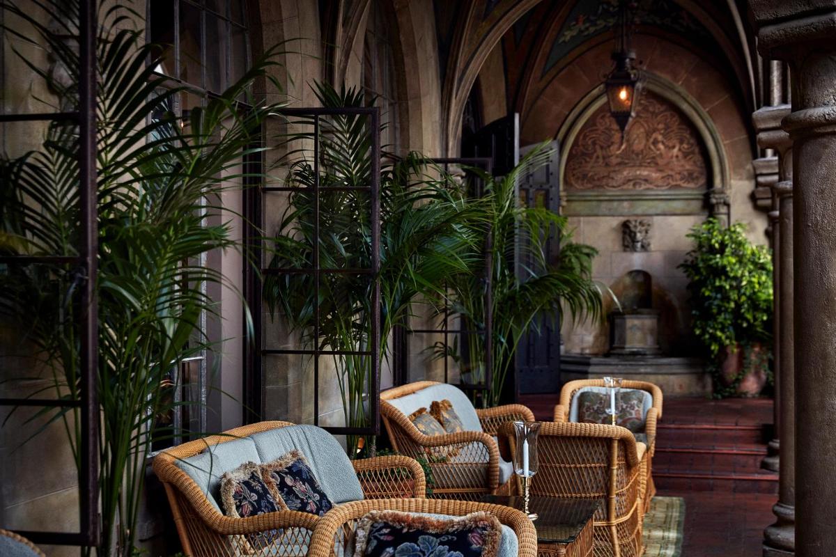 Chateau Marmont - image 4