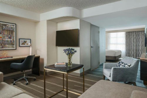 Renaissance Los Angeles Airport Hotel - image 10