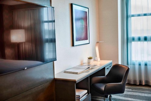 Renaissance Los Angeles Airport Hotel - image 20
