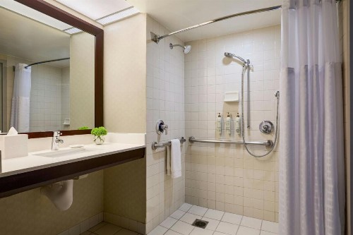 Renaissance Los Angeles Airport Hotel - image 26