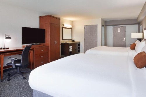 Courtyard by Marriott Los Angeles LAX / Century Boulevard - image 16