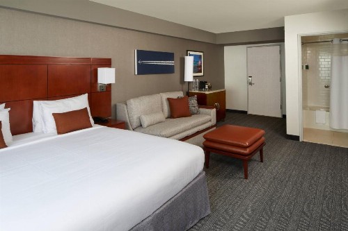 Courtyard by Marriott Los Angeles LAX / Century Boulevard - image 22
