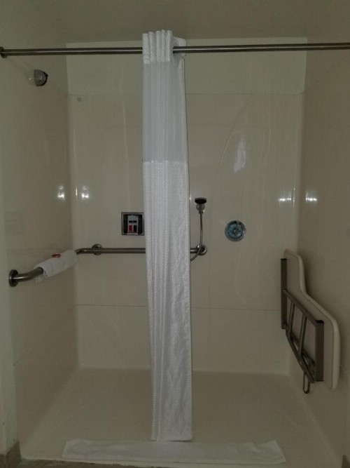 Super 8 by Wyndham Los Angeles-Culver City Area - image 18