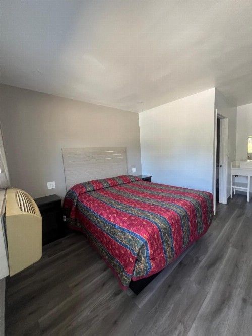Eastsider Motel - image 22