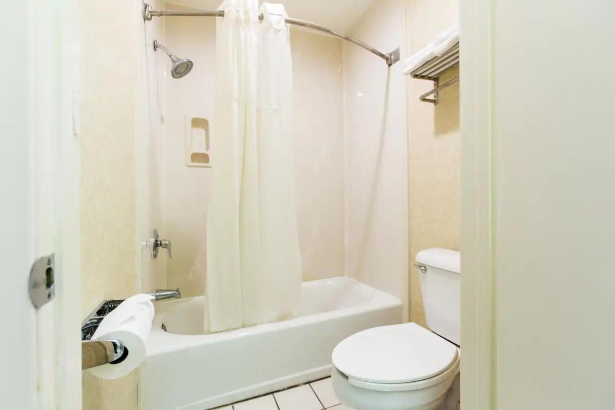 Hotel Silver Lake - image 2
