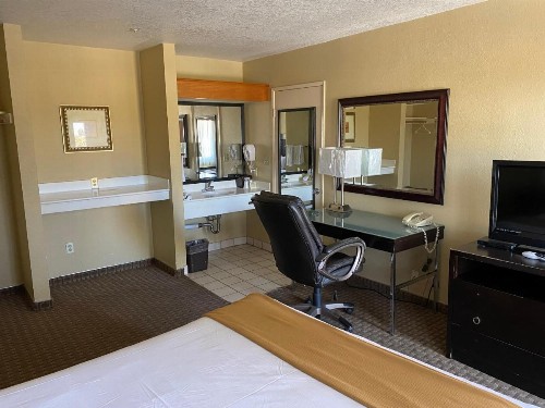 Hotel Silver Lake - image 4