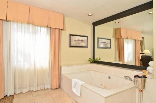 Hotel Silver Lake - image 5