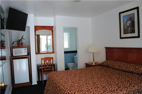 Rose Bowl Motel - image 4