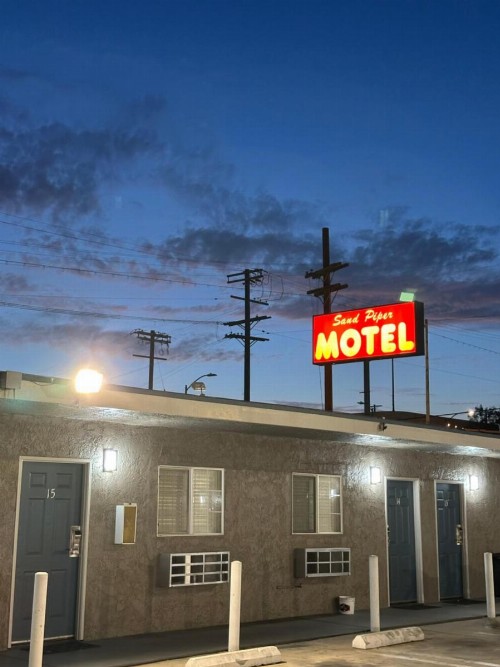 Sand Piper Motel - Los Angeles - image 10