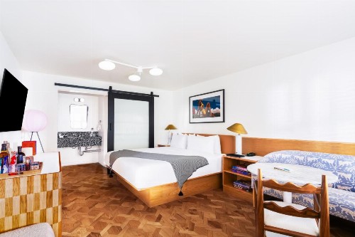 Farmer's Daughter Hotel
