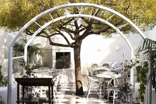 Farmer's Daughter Hotel - image 15
