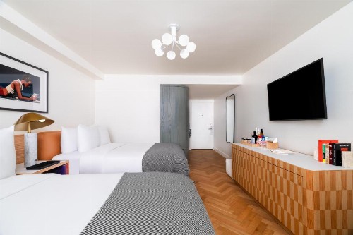 Farmer's Daughter Hotel - image 30