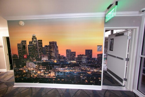 Metropolitan Inn & Suites - image 3