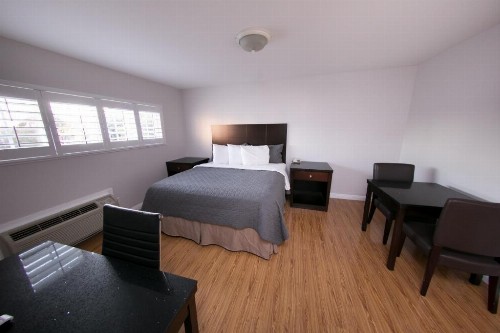 Metropolitan Inn & Suites - image 32