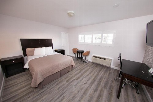 Metropolitan Inn & Suites - image 38