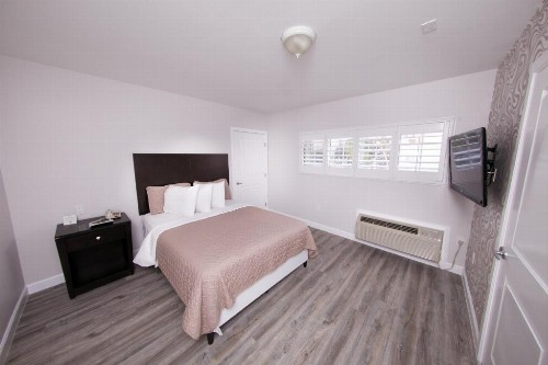 Metropolitan Inn & Suites - image 40