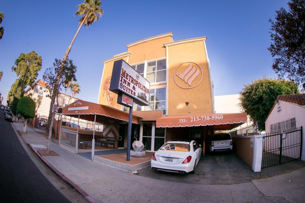 Metropolitan Inn & Suites - image 7