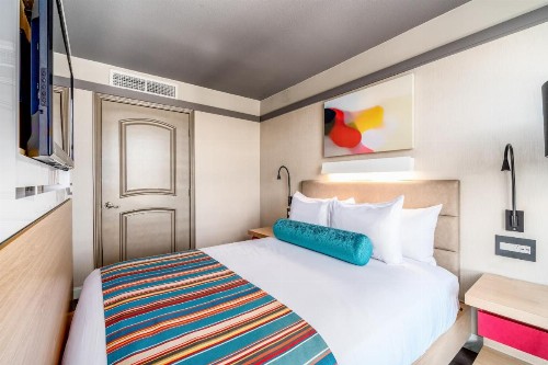 Century Park Hotel LA - image 20