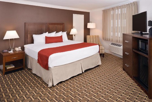 Best Western Plus LA Mid-Town Hotel - image 12