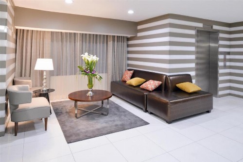 Best Western Plus LA Mid-Town Hotel - image 13