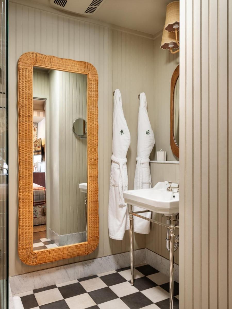 Brentwood Inn - image 3