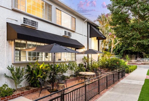 Wilshire Crest Hotel - image 22