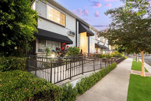 Wilshire Crest Hotel - image 23