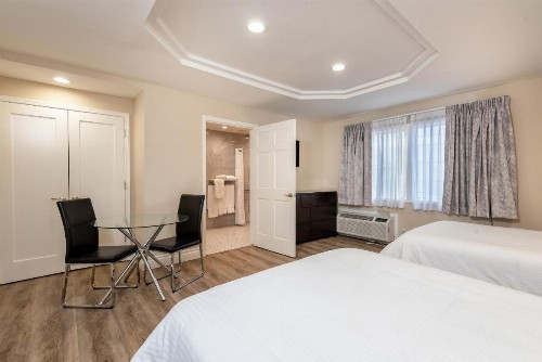 Wilshire Crest Hotel - image 25