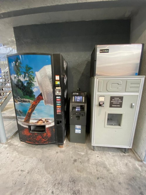 Golden West Manor Motel - image 12