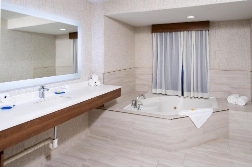 Holiday Inn Express Los Angeles Downtown West an IHG Hotel - image 47