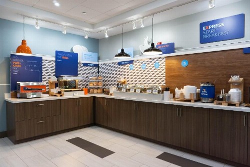 Holiday Inn Express Los Angeles Downtown West an IHG Hotel - image 9