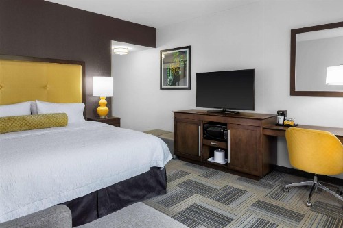 Hampton Inn & Suites Los Angeles/Hollywood CA - image 18