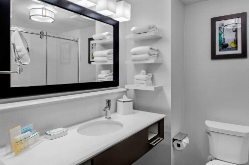 Hampton Inn & Suites Los Angeles/Hollywood CA - image 19