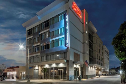 Hampton Inn & Suites Los Angeles/Hollywood CA - image 2