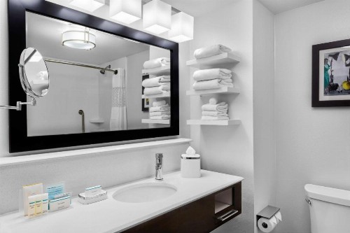 Hampton Inn & Suites Los Angeles/Hollywood CA - image 24