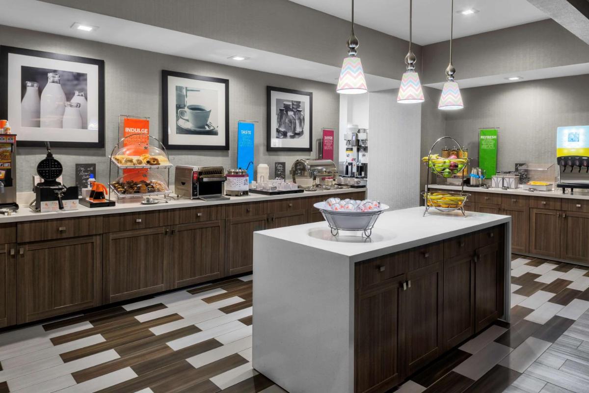 Hampton Inn & Suites Los Angeles/Hollywood CA - image 7