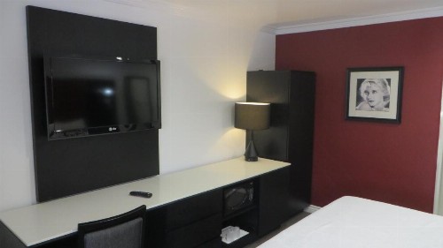 Legend Hotel Hollywood - image 6