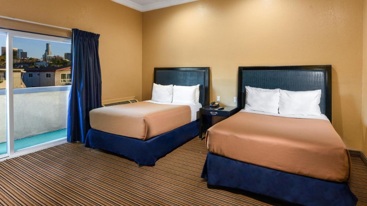 Hollywood Inn Express South - image 4