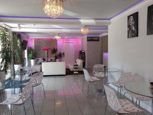 Hollywood VIP Hotel - image 10