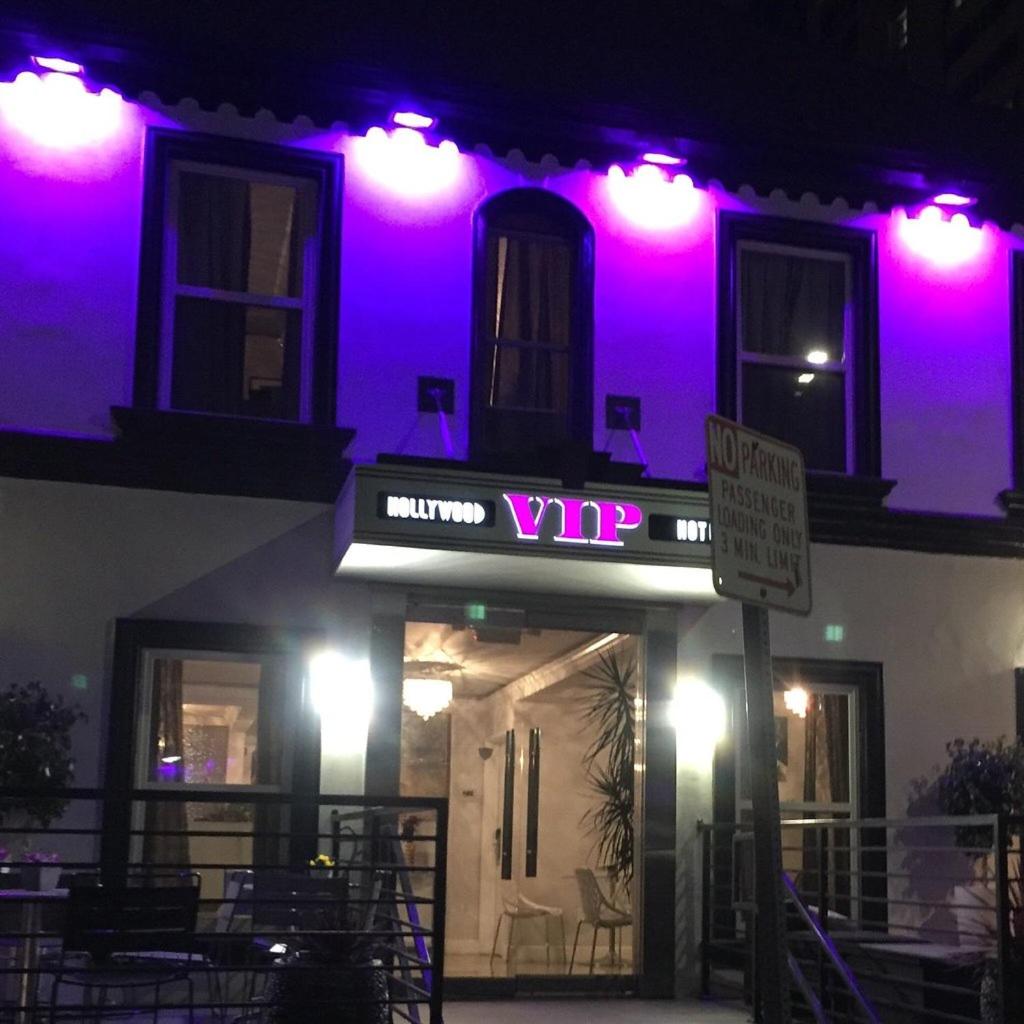 Hollywood VIP Hotel - image 2