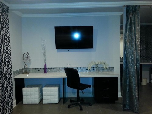 Hollywood VIP Hotel - image 22