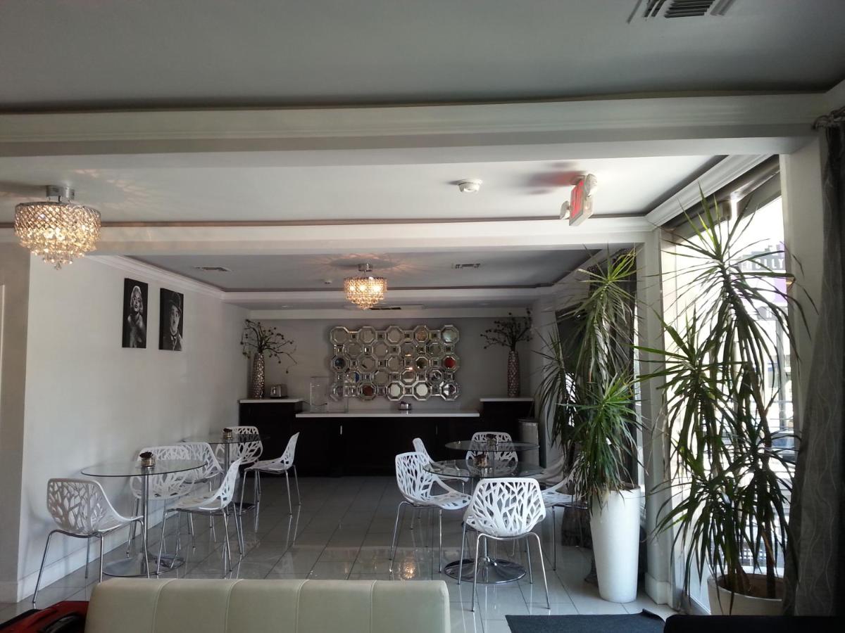 Hollywood VIP Hotel - image 3